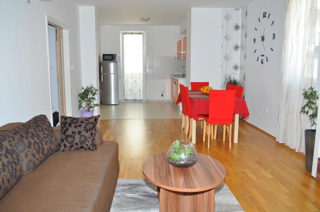 מאקרסקה Apartment Kristijan מראה חיצוני תמונה