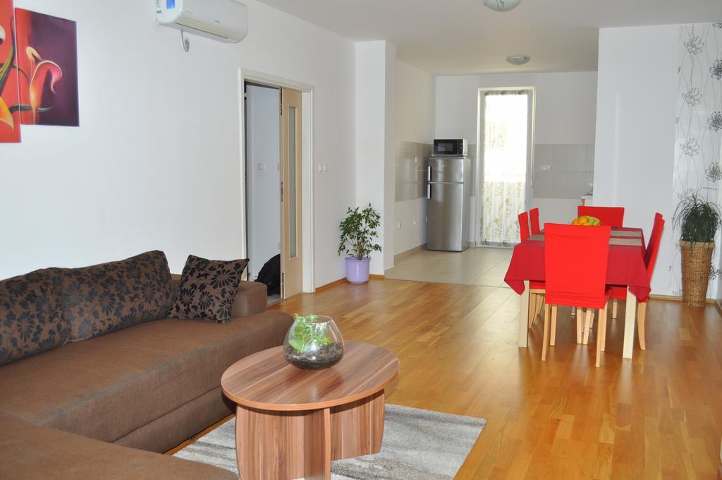 מאקרסקה Apartment Kristijan מראה חיצוני תמונה