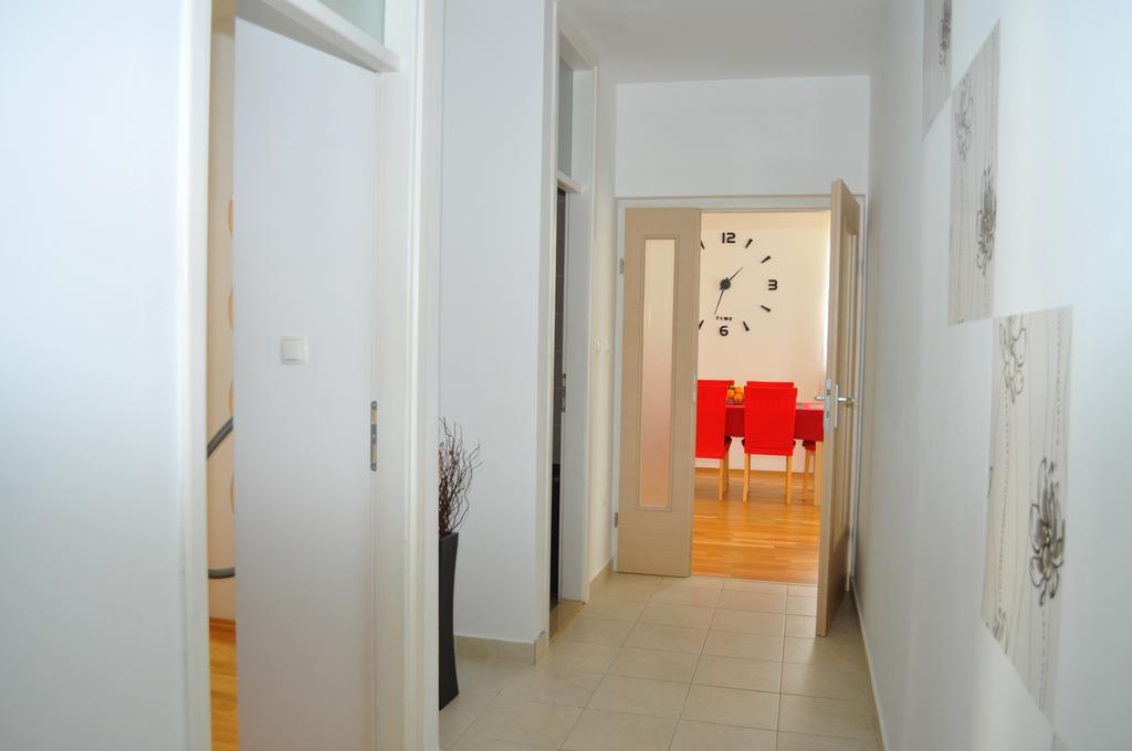 מאקרסקה Apartment Kristijan מראה חיצוני תמונה
